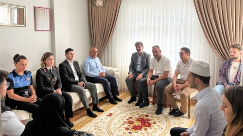 Aziz Şehidimiz Jandarma Er Sebahattin AKGÜL'ün sene-i devriyesinde kıymetli Ailesine Ziyaret