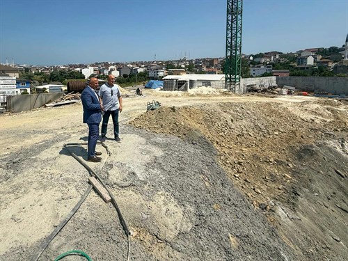 Haraçcı Mahallesi’nde yaptırılan 32 Derslikli Ortaokulu İnşaatı İncelemesi 