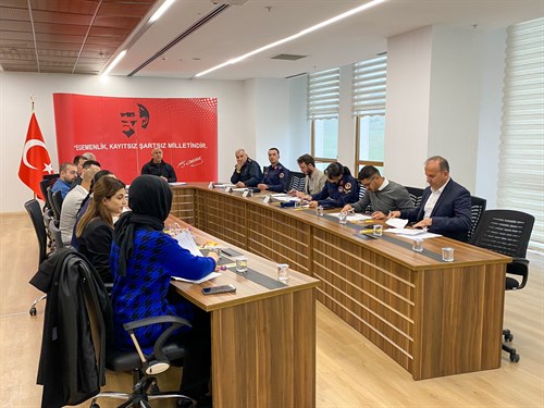 Kaymakamımız Mahmut HERSANLIOĞLU başkanlığında, Aile İçi Şiddetle Mücadele Toplantısı gerçekleştirildi.