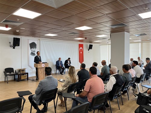Kaymakamımız Mahmut HERSANLIOĞLU muhtarlarımızın sorunlarını,  taleplerini dinlemek ve değerlendirmek amacıyla aylık muhtarlar toplantısı düzenlendi.